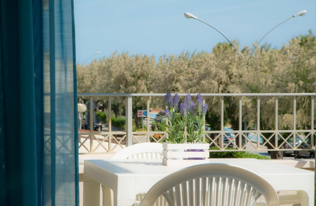 I Suoni Del Mare Apartment Porto San Giorgio Exterior photo